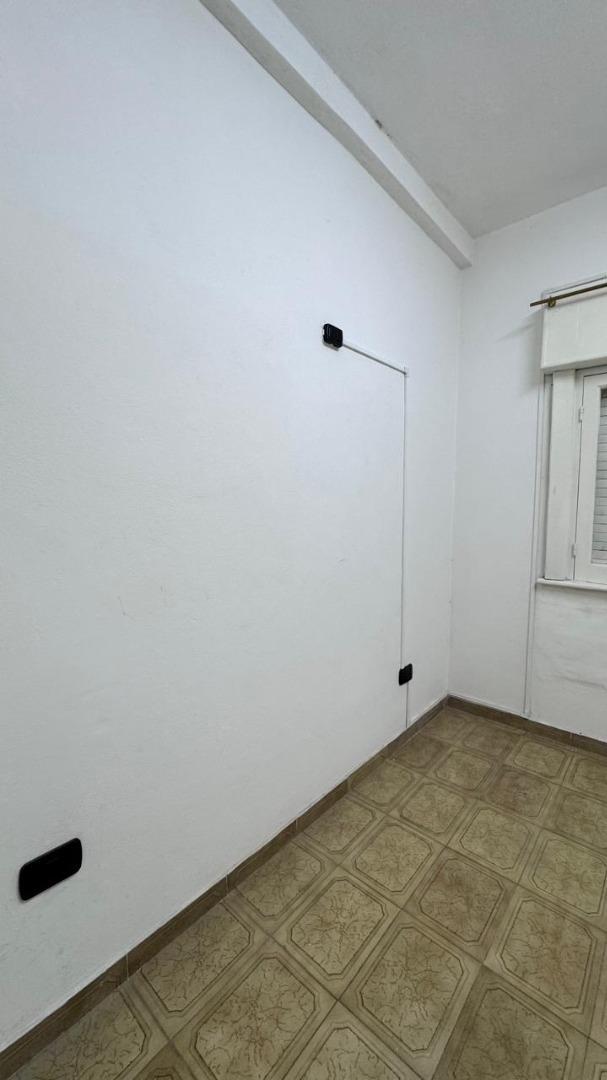 Avenida Libertador 443 , Piso 1