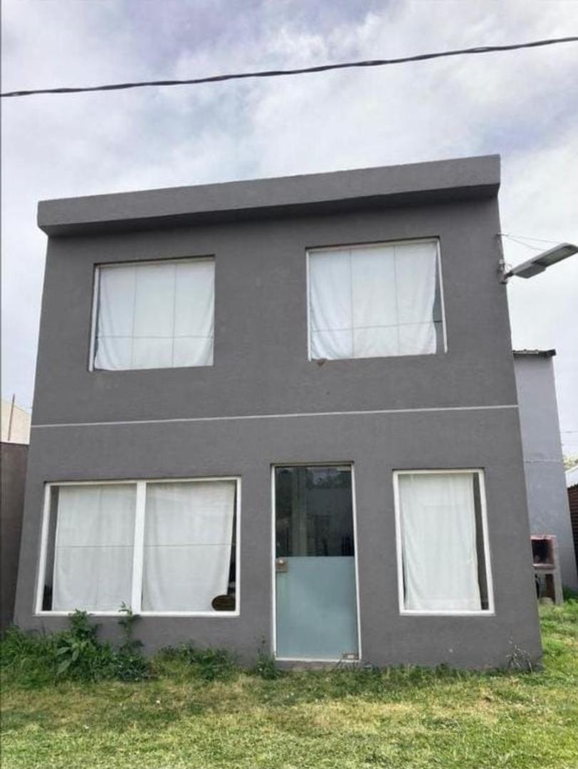 VENTA CASA 3 AMBIENTES EN B° CERRADO "LA FIACA" EN MORENO