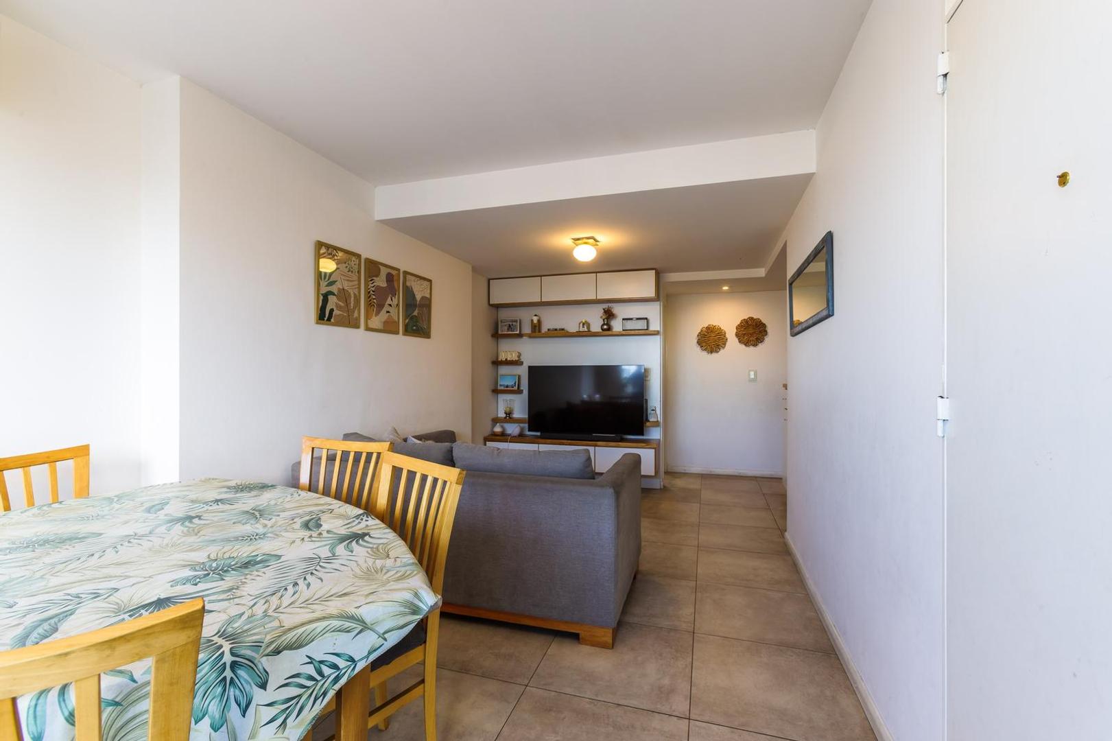 VENTA - DEPARTAMENTO DE TRES DORMITORIOS BALCON ATERRAZADO Y COCHERA - LORUDES