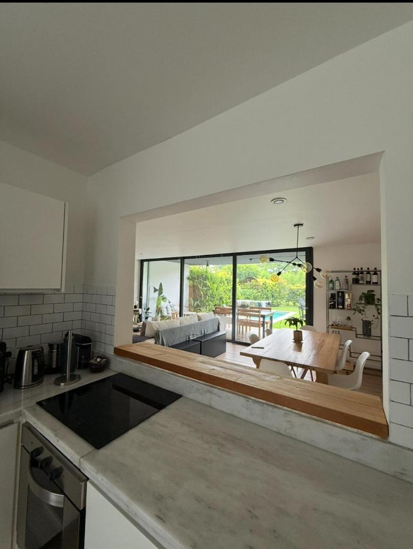 Departamento 4 ambientes con 3 baños