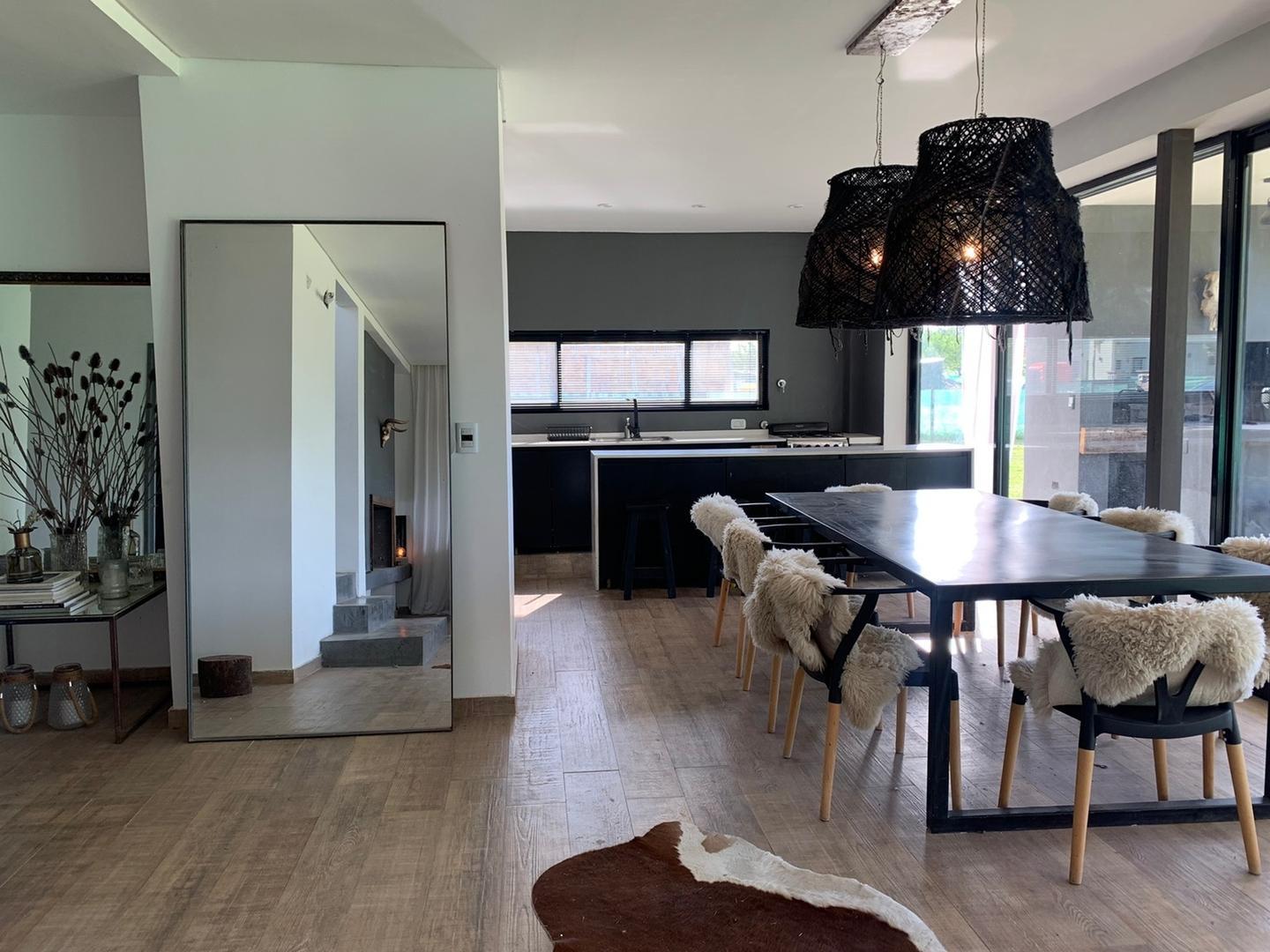 Venta casa 4 ambientes + dependencia en Lagoon Pilar.