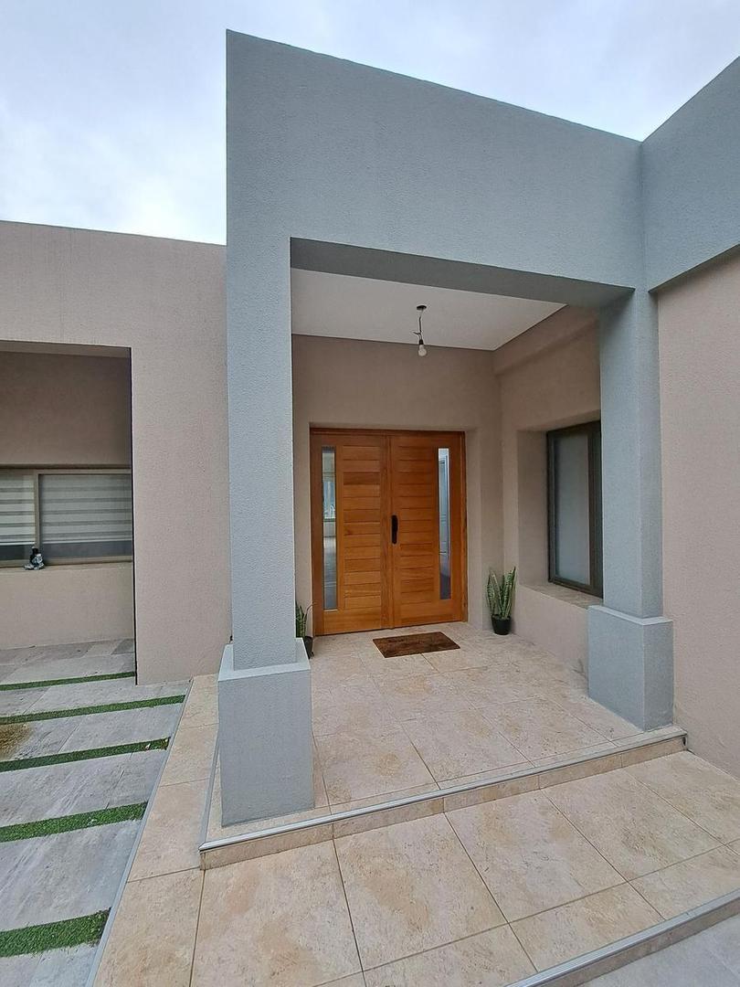 Casa en Venta en Villa Adelina, USD 255.000