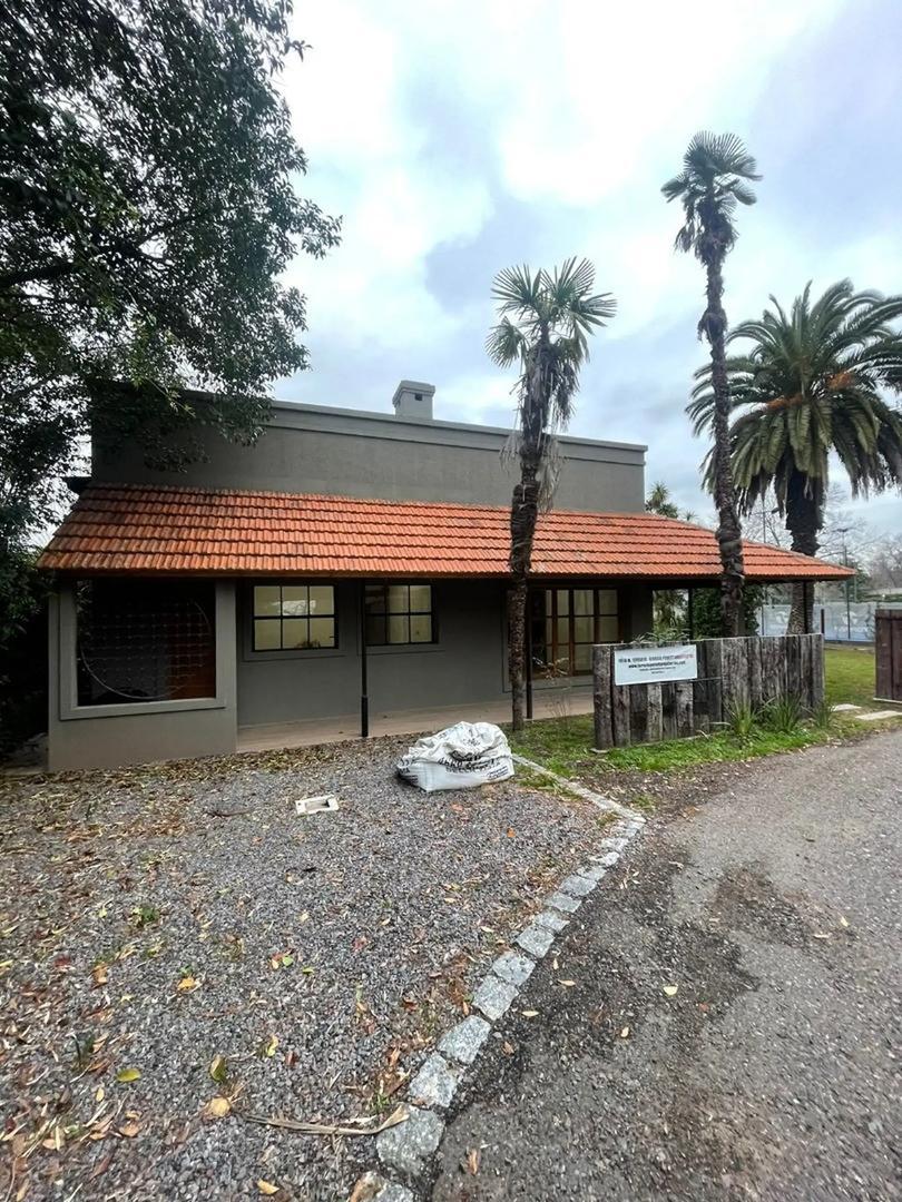 CASA A ESTRENAR EN BARRIO CON PORTON