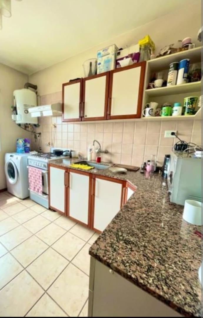 Hipólito Irigoyen 815 , Piso 7