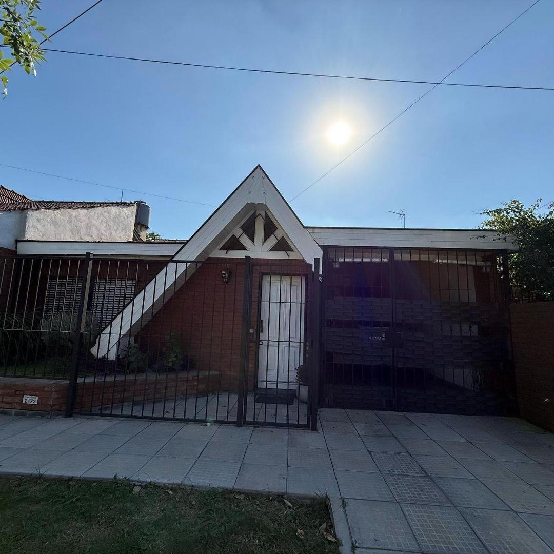 Casa 4 ambientes - Castelar Norte