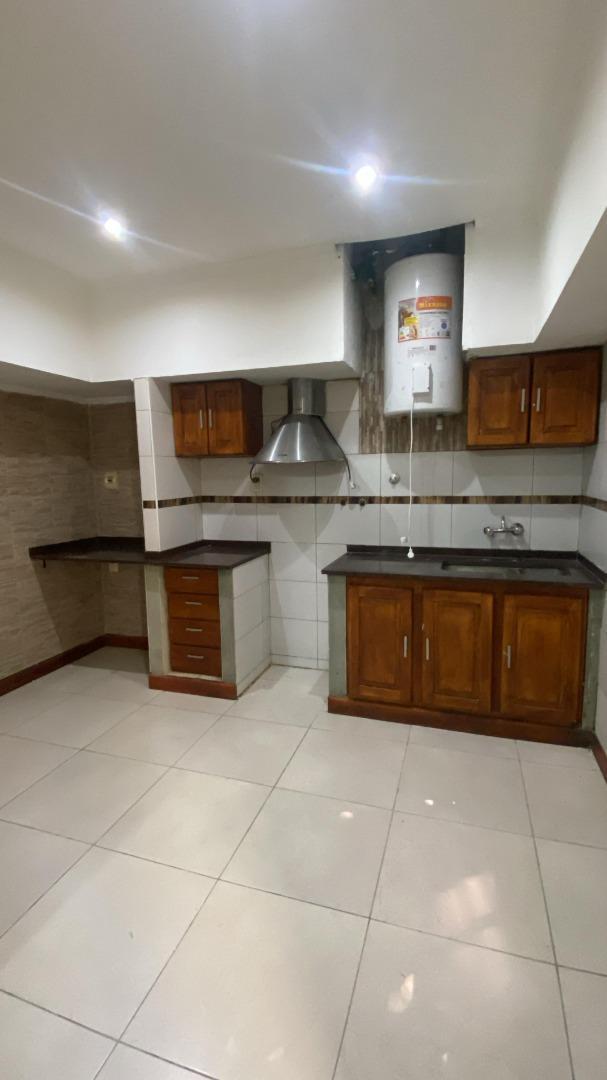 Departamento en Alquiler en Lomas De Zamora, $ 550.000