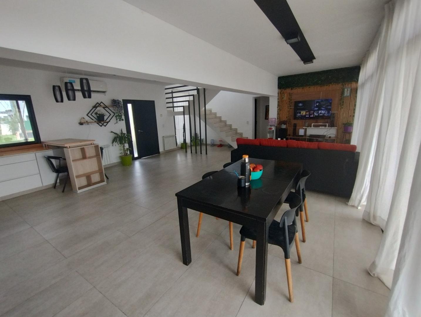 Casa en venta a la laguna, barrio San Sebastian