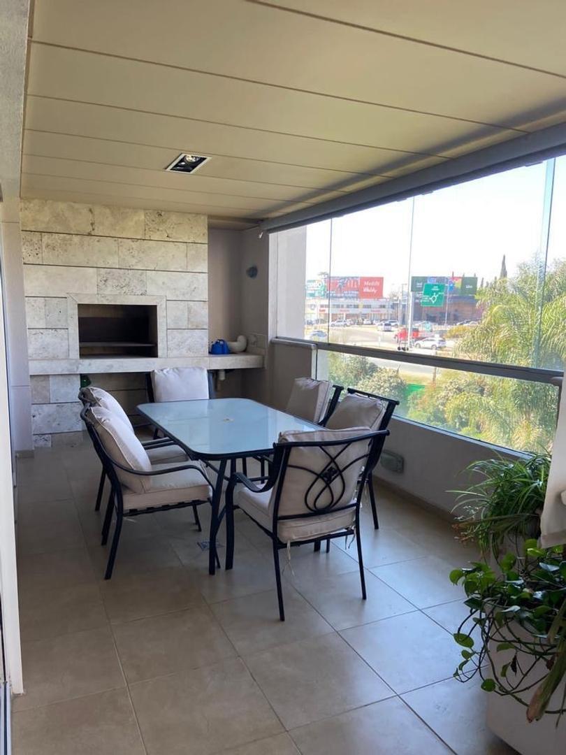 Departamento 4 ambientes con 3 baños