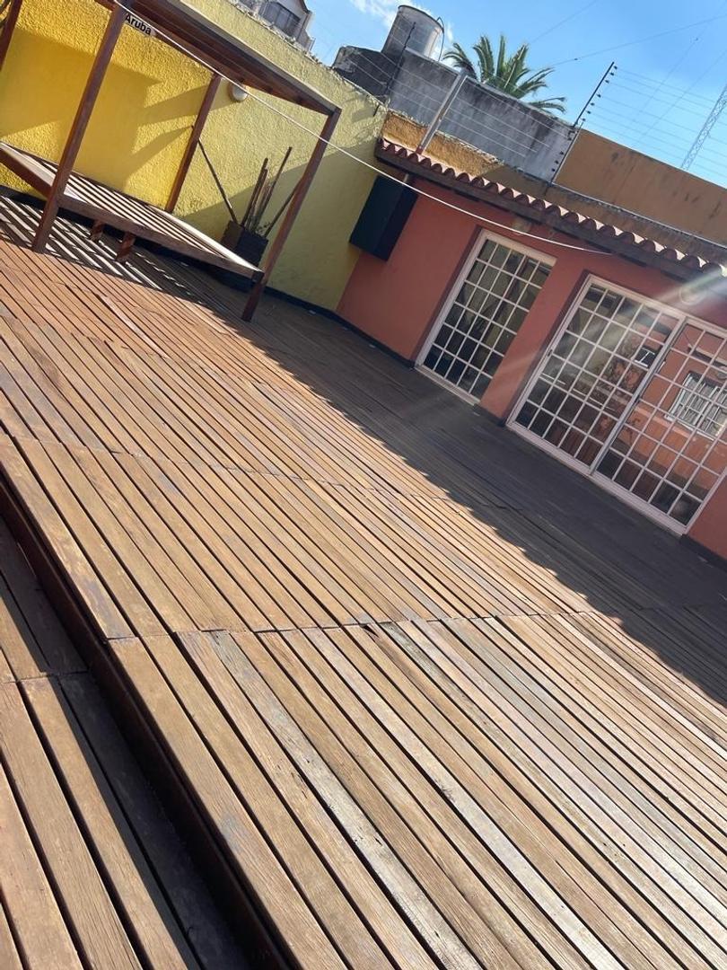 CASA EN GRAN LOTE :: 17X40M :: EXCELENTE CONSTRUCTOR ::