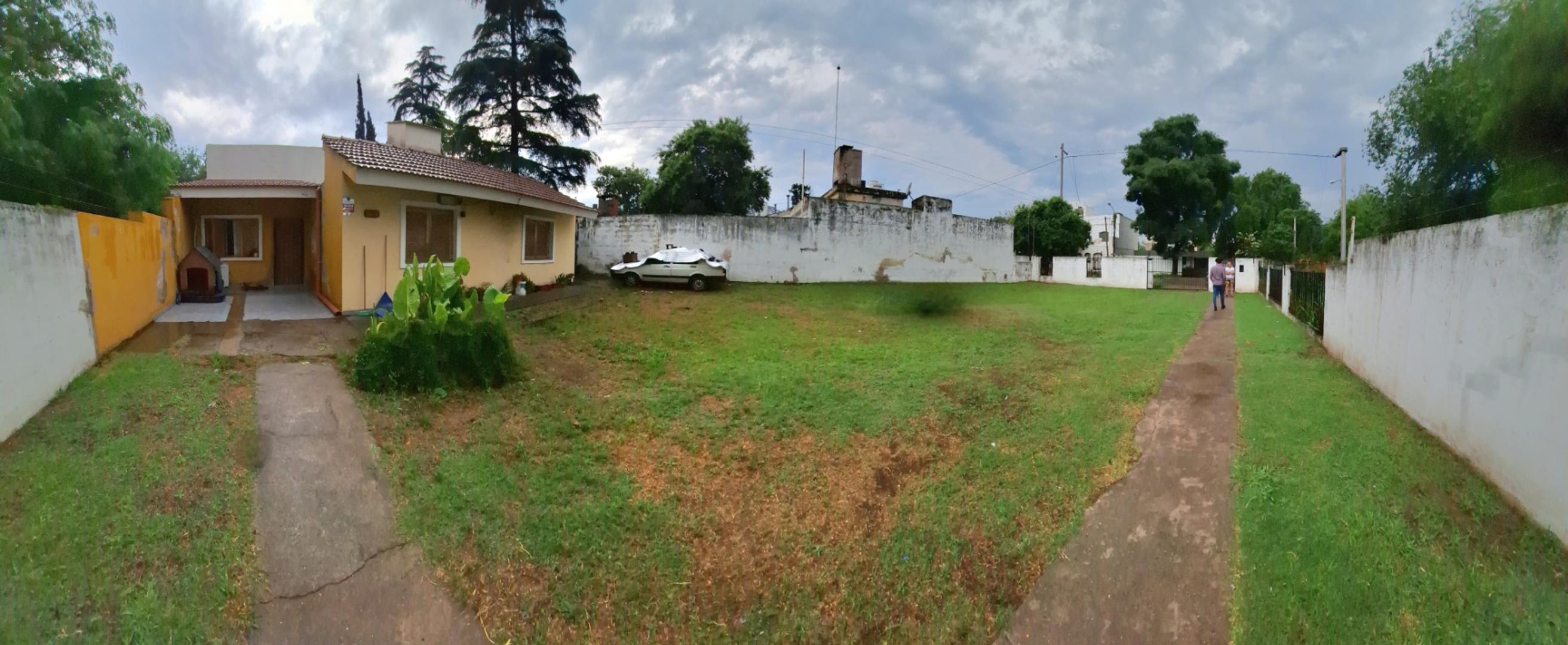 Casa + galpon + terreno de 1100m2 en Arguello