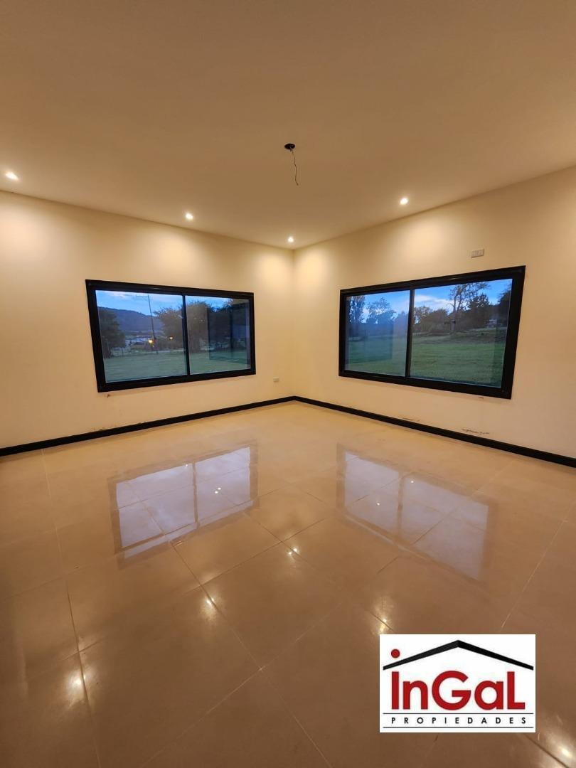 Casa 5 ambientes con 5 baños