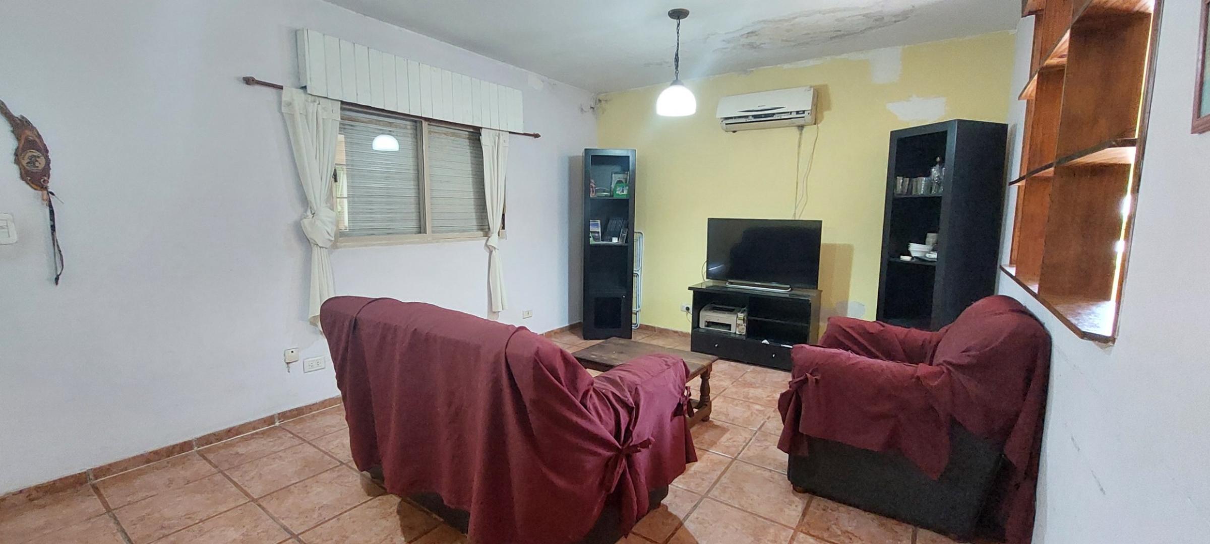 Casa en Venta con 3 cocheras