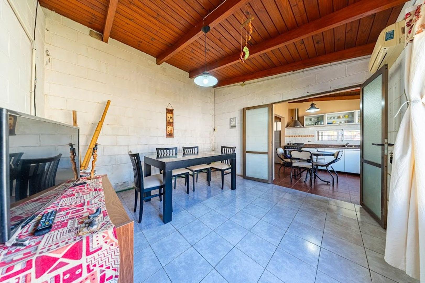 Casa 4 ambientes con 1 baño