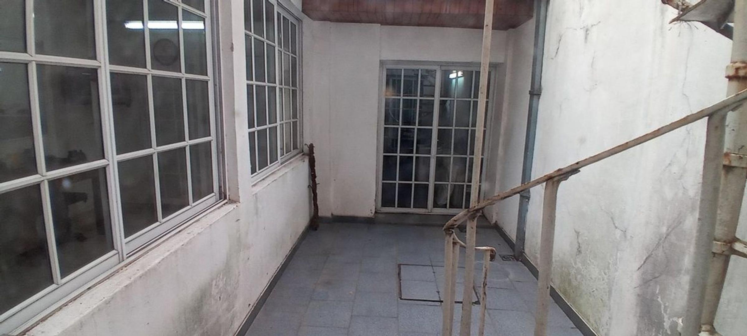 Casa 4 ambientes con 1 baño