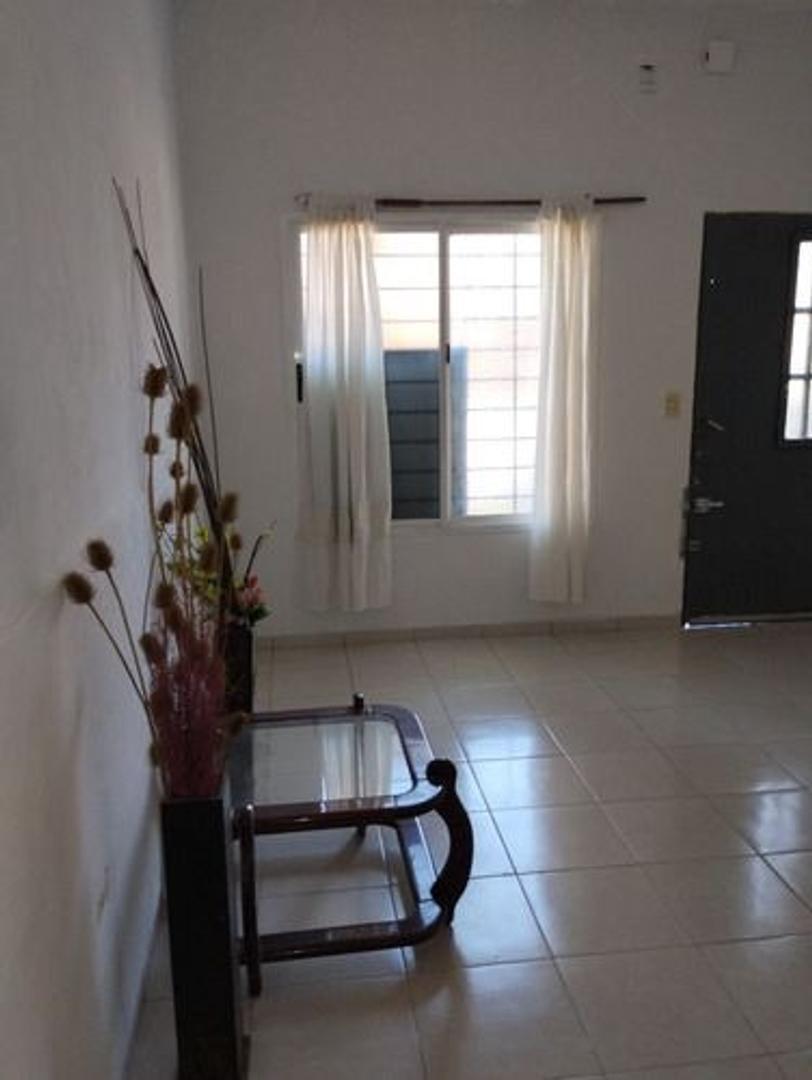 Depto Tipo Casa 2 ambientes con 1 baño