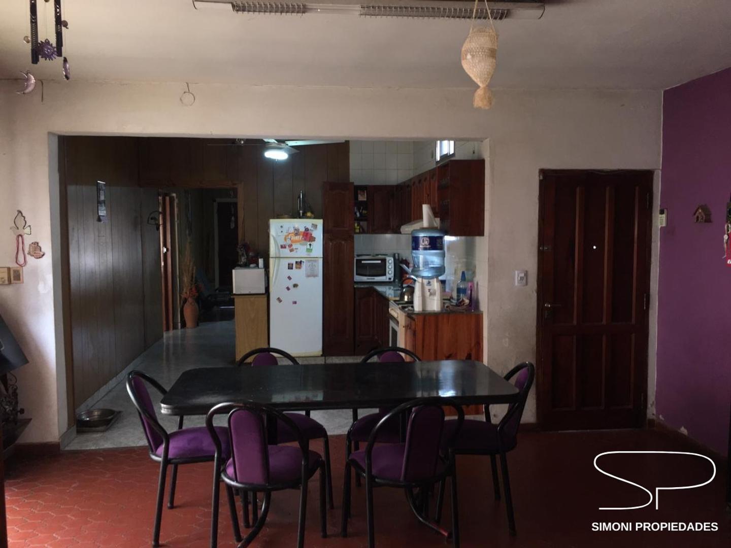 Casa 5 ambientes con 2 baños