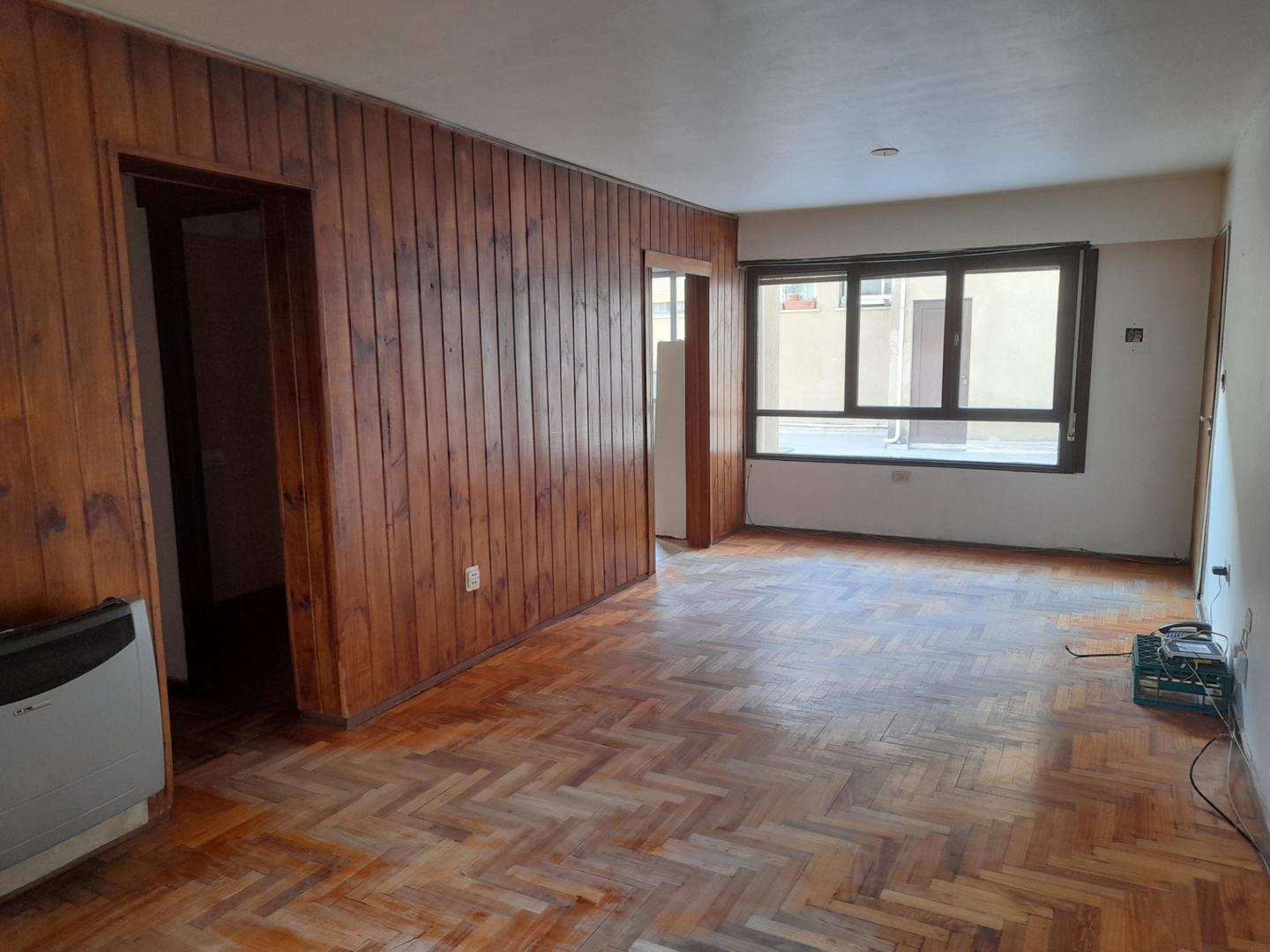 Anasagasti 763 , Piso pb