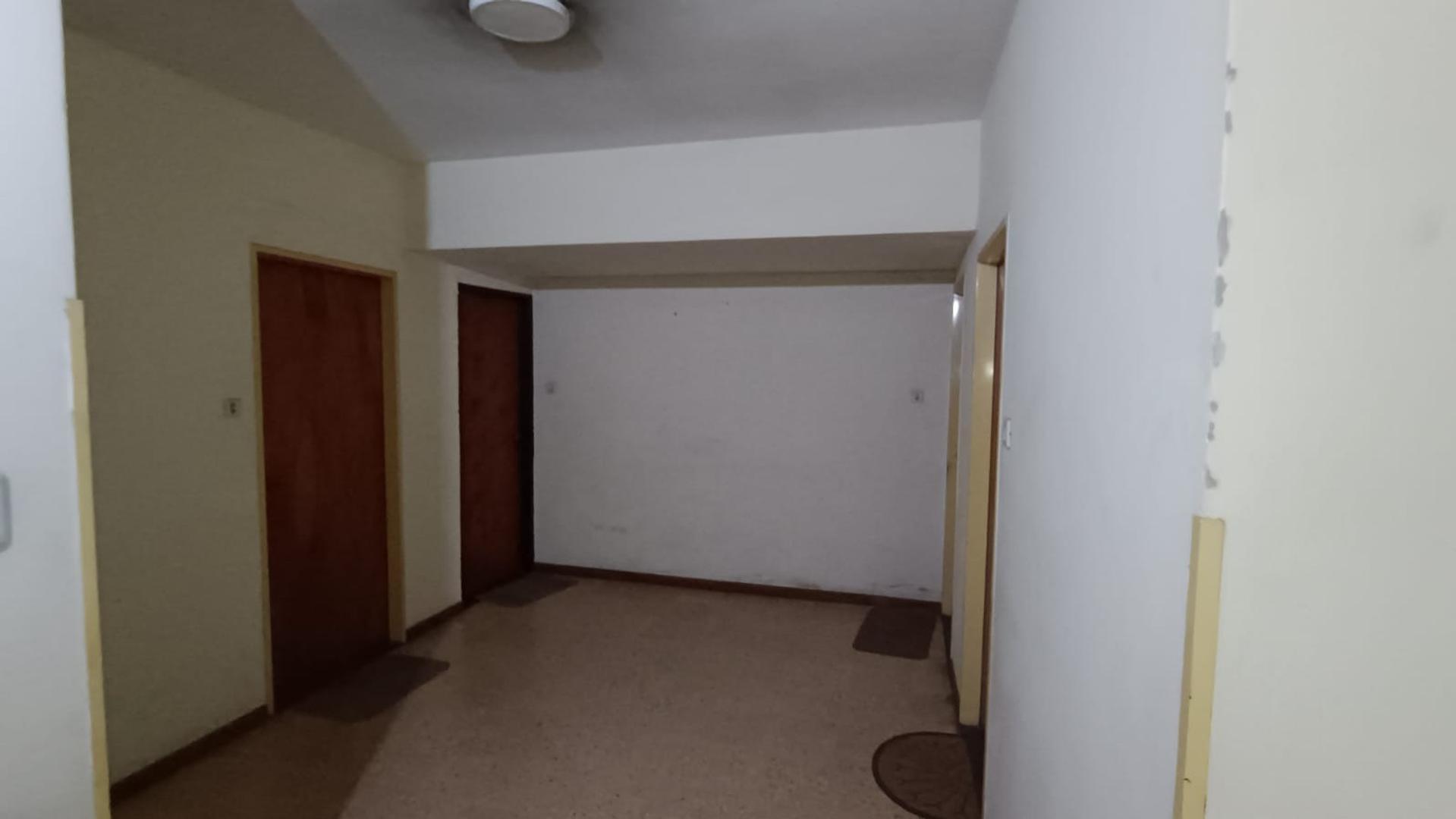 Departamento en Alquiler en Castelar Norte, $ 300.000