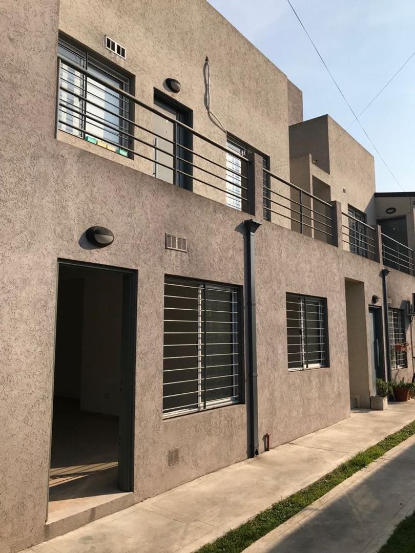 Depto Tipo Casa en Venta de 2 ambientes