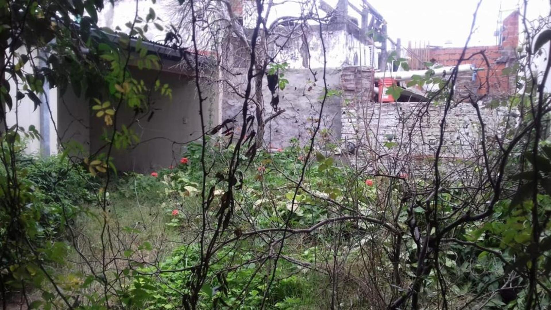 Casa 2 ambientes con 1 baño