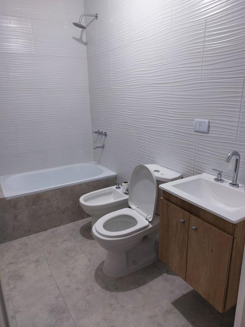 Horacio Julian 878 , Piso 2