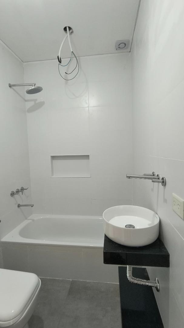 Depto Tipo Casa en Venta con 2 cocheras