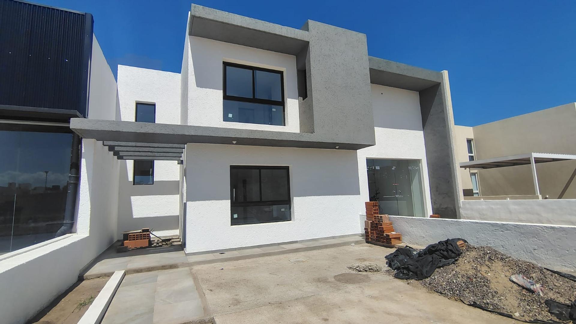 VENTA DUPLEX A ESTRENAR EN DOCTA 3 DORMITORIOS