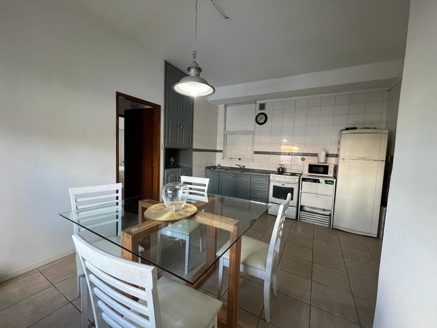 Departamento 4 ambientes con 2 baños