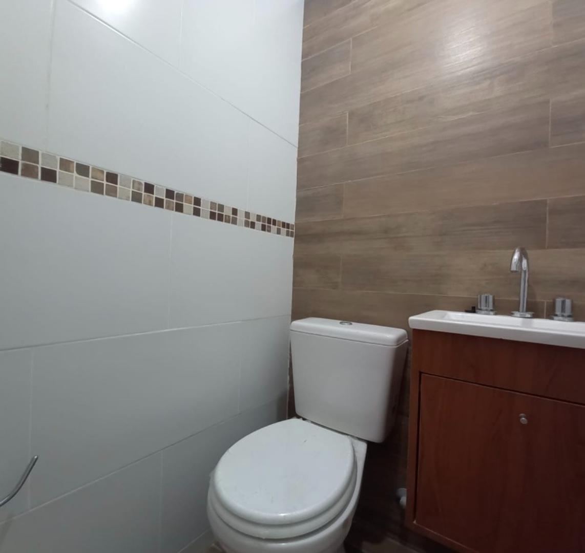 Depto Tipo Casa 3 ambientes con 2 baños