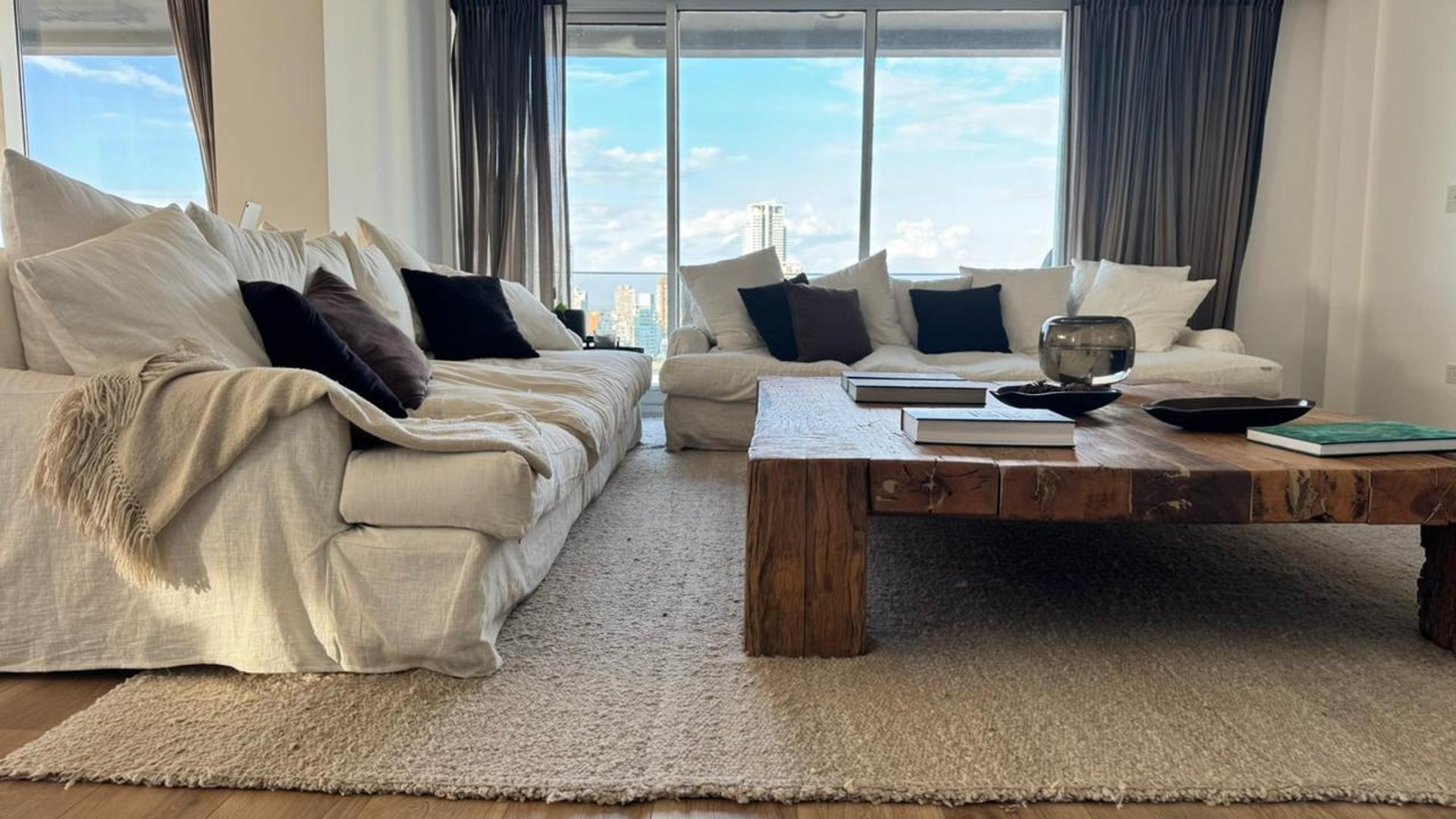 Departamento en Alquiler con 2 cocheras