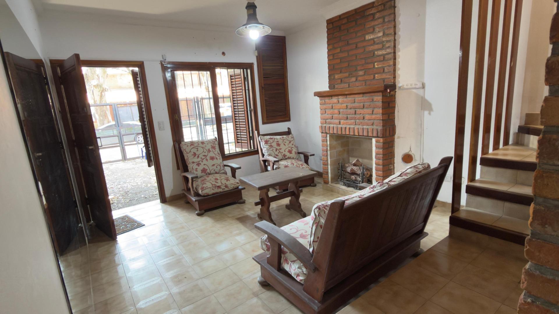 Depto Tipo Casa 4 ambientes con 2 baños