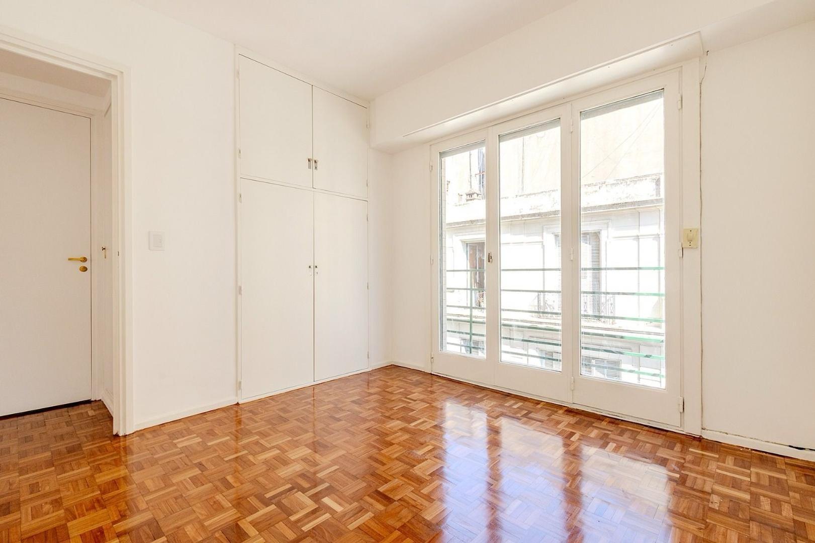 Santiago Del Estero 300, Piso 5