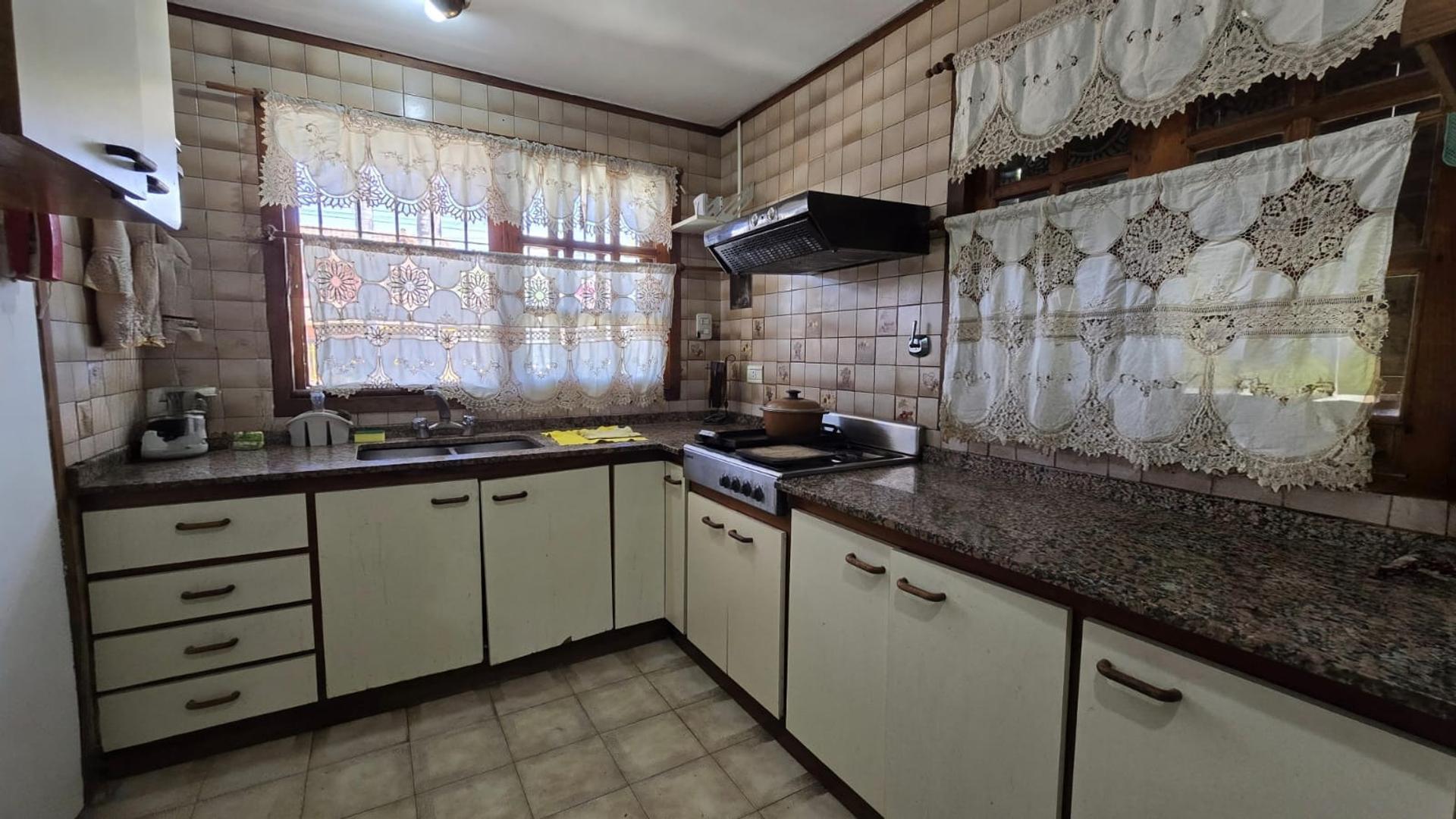 Casa venta 5 habitaciones apto credito bancario Ituzaingo