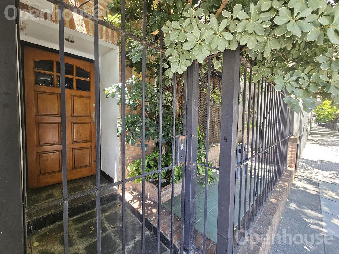 Carlos A. Lopez  al 3800