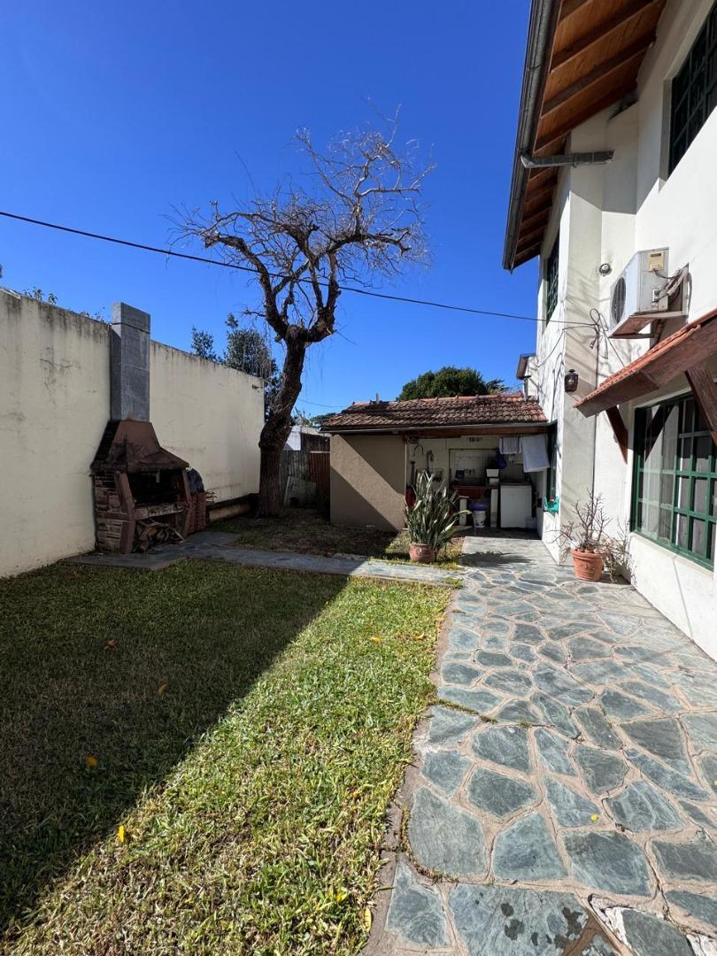 Depto Tipo Casa en Venta de 5 ambientes