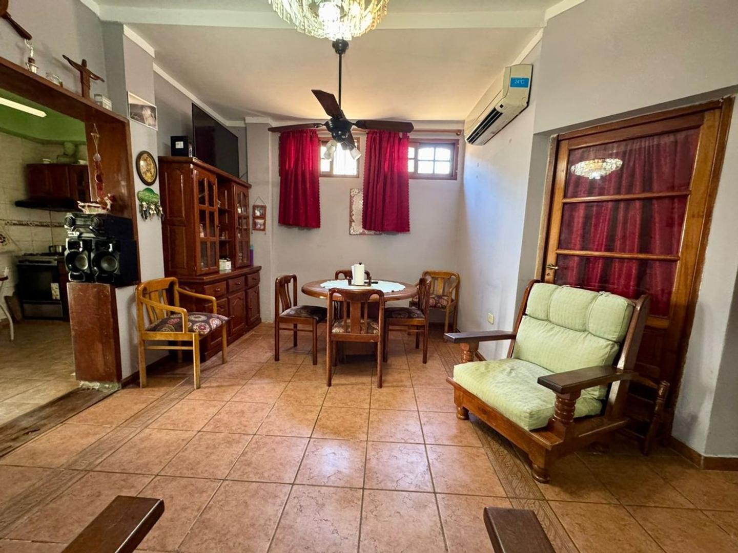 Depto Tipo Casa 4 ambientes con 2 baños