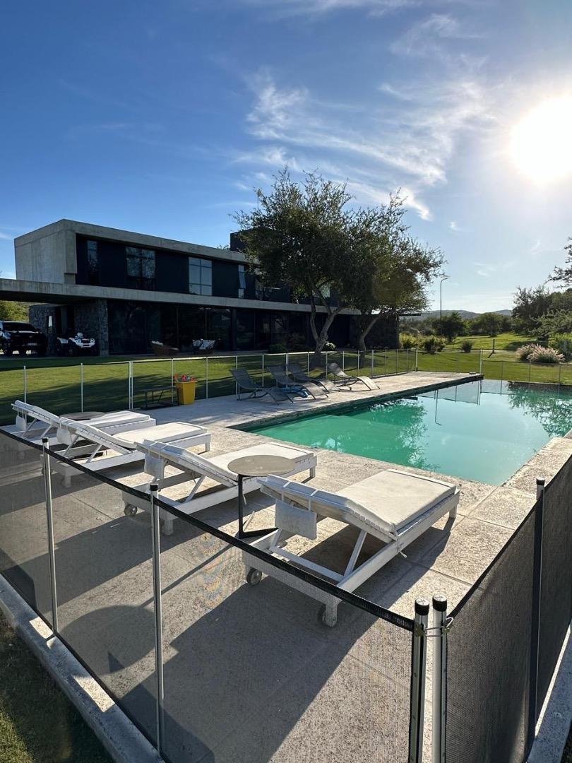 Casa en Alquiler de 5 dormitorios