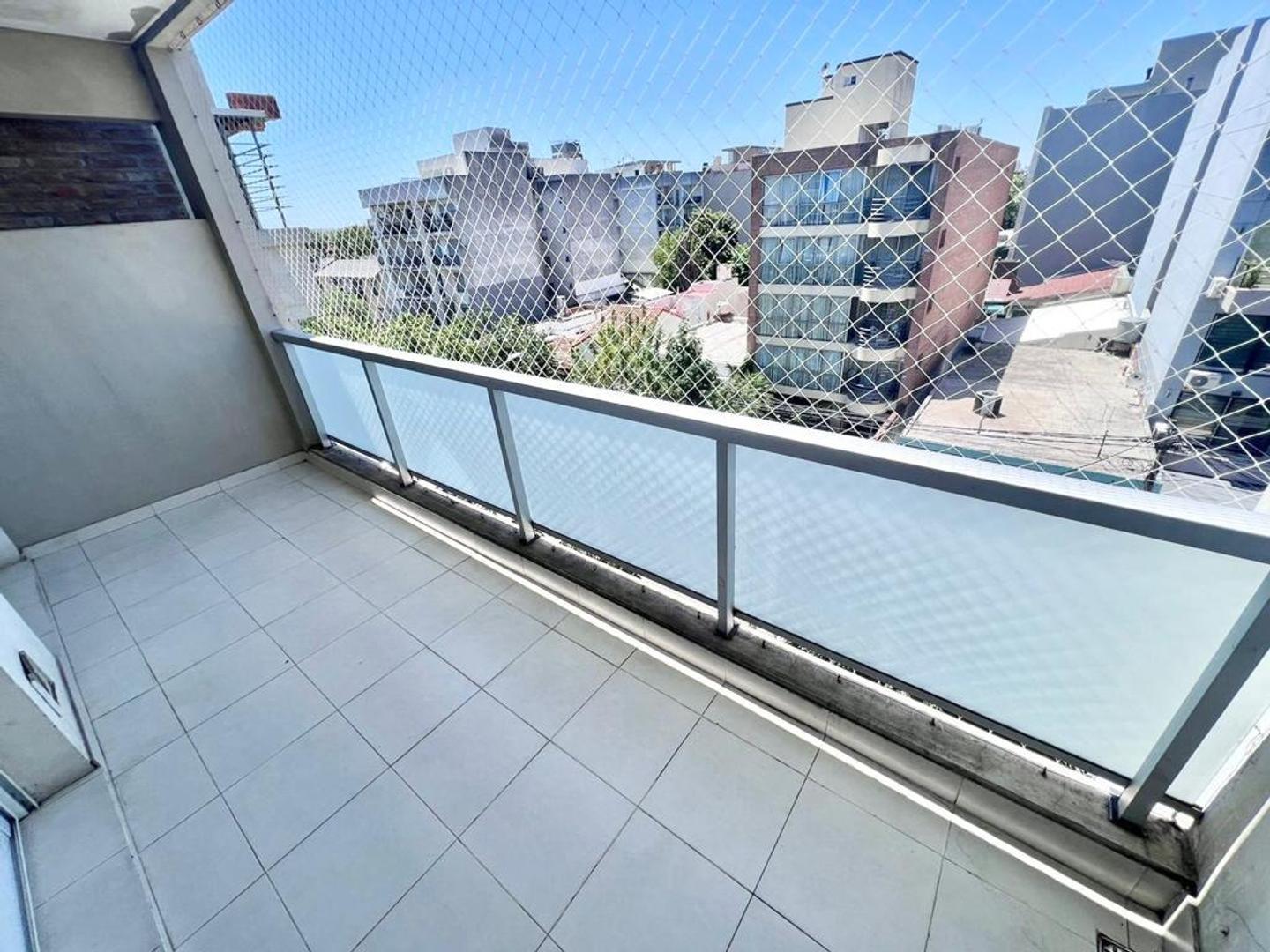 Avellaneda 1000, Piso 4