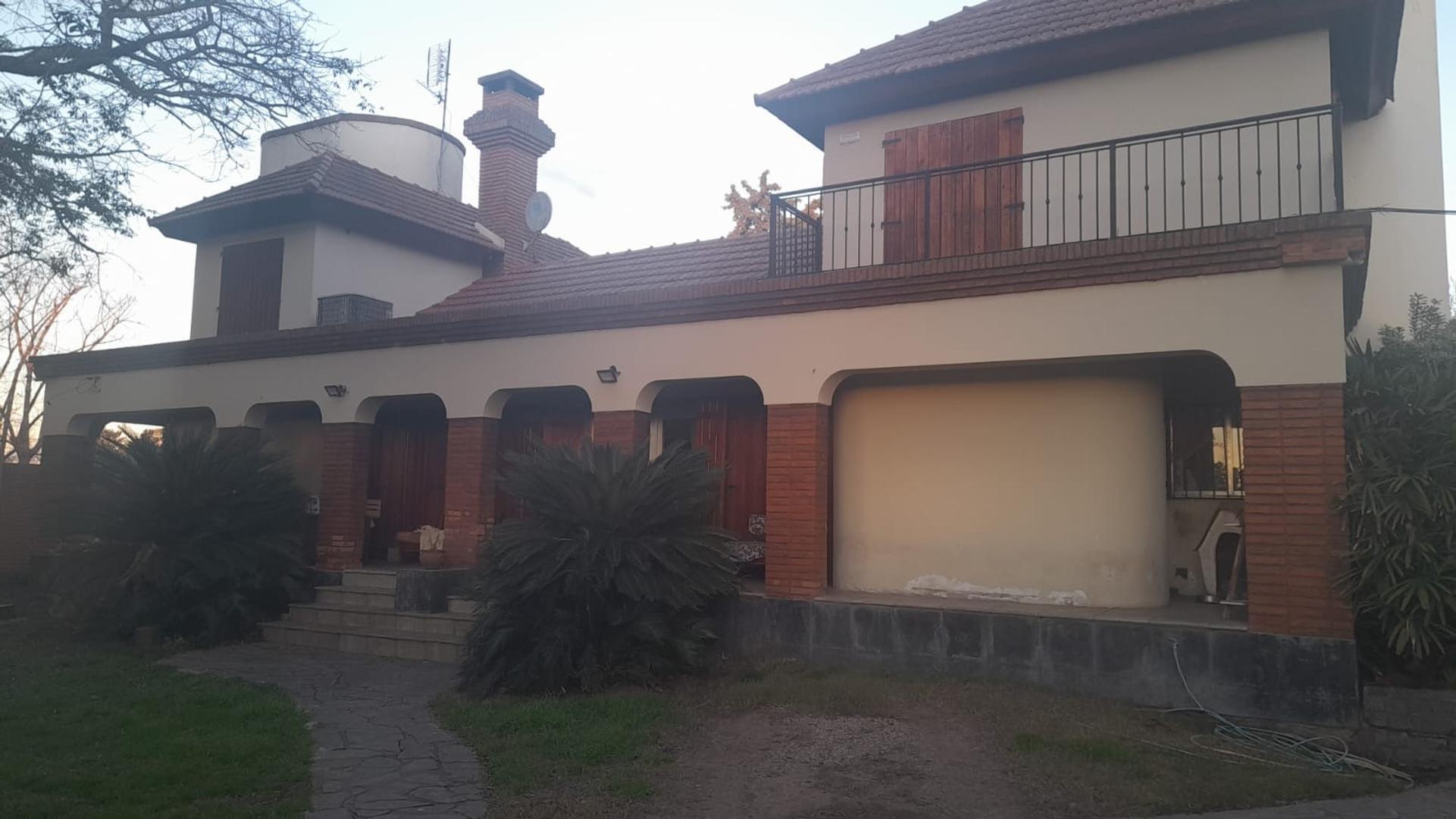 Excelente chalet con piscina