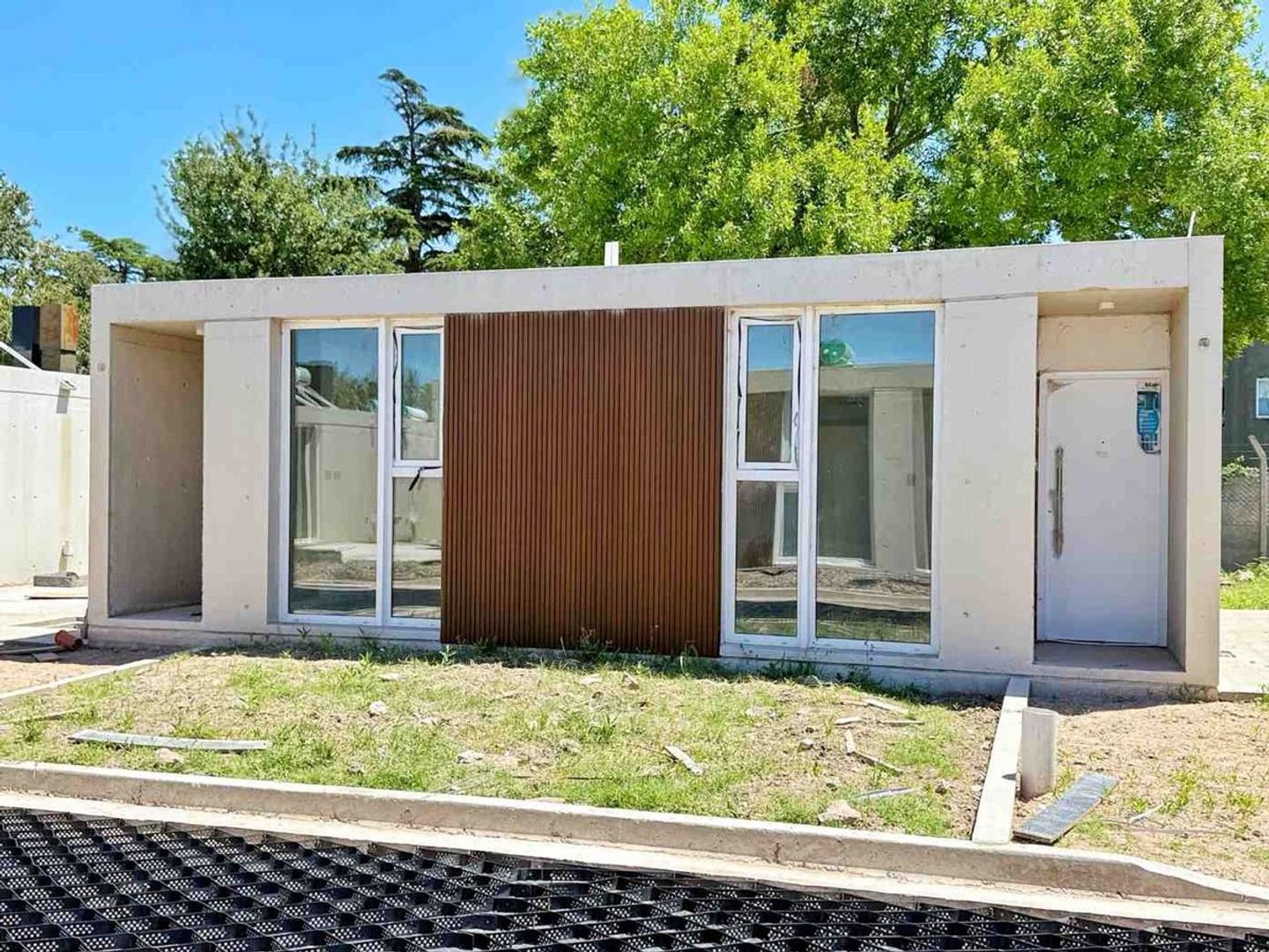 CASA EN VENTA GONNET A ESTRENAR 1 DORMITORIO