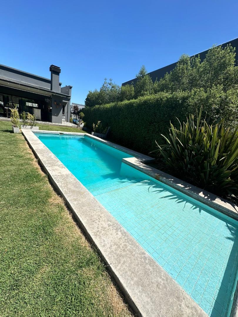 CASA EN BARRIO PRIVADO ARENAS DEL SUR, PARA SIETE PERSONAS.