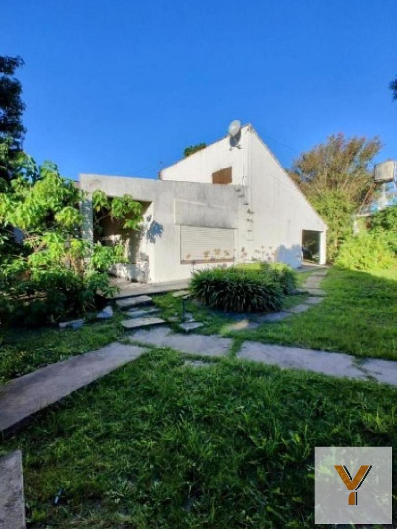Casa en venta - 3 Dormitorios 1 Baño - Berazategui
