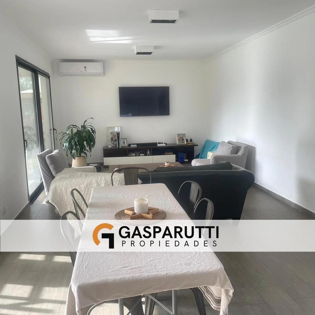 Casa 4 ambientes con 3 baños