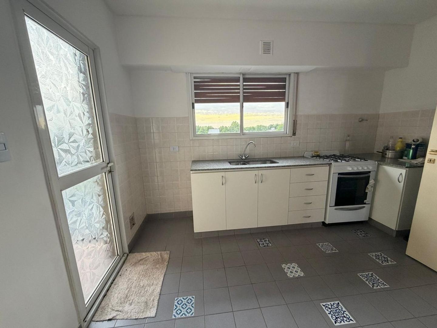 Coronel Pringles 100