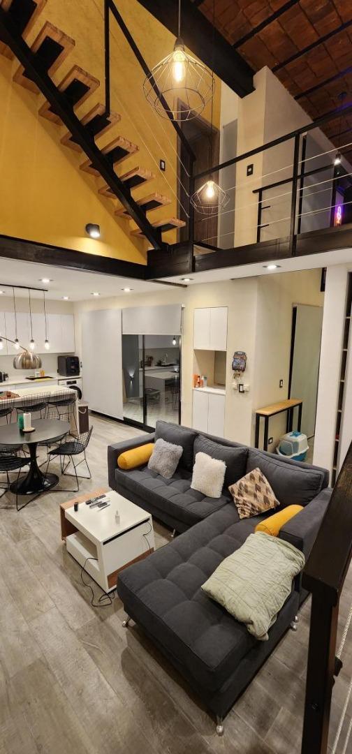 Depto Tipo Casa 4 ambientes con 2 baños