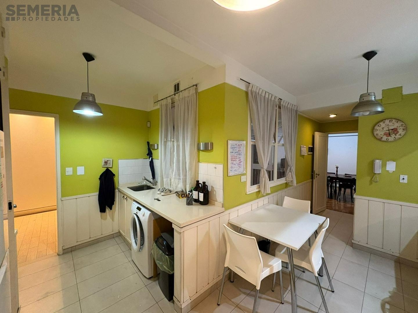 Departamento 4 ambientes con 2 baños