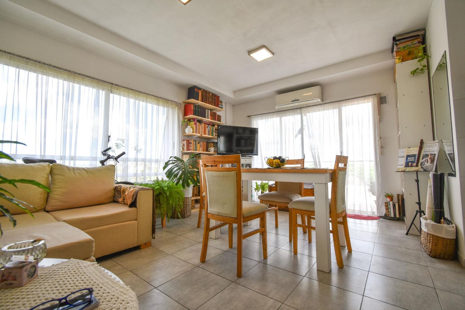 Mitre 2200, Piso 4°