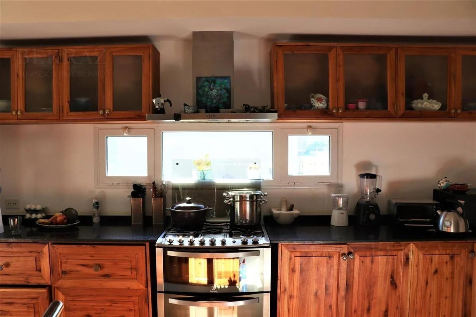 Casa 4 ambientes con 3 baños