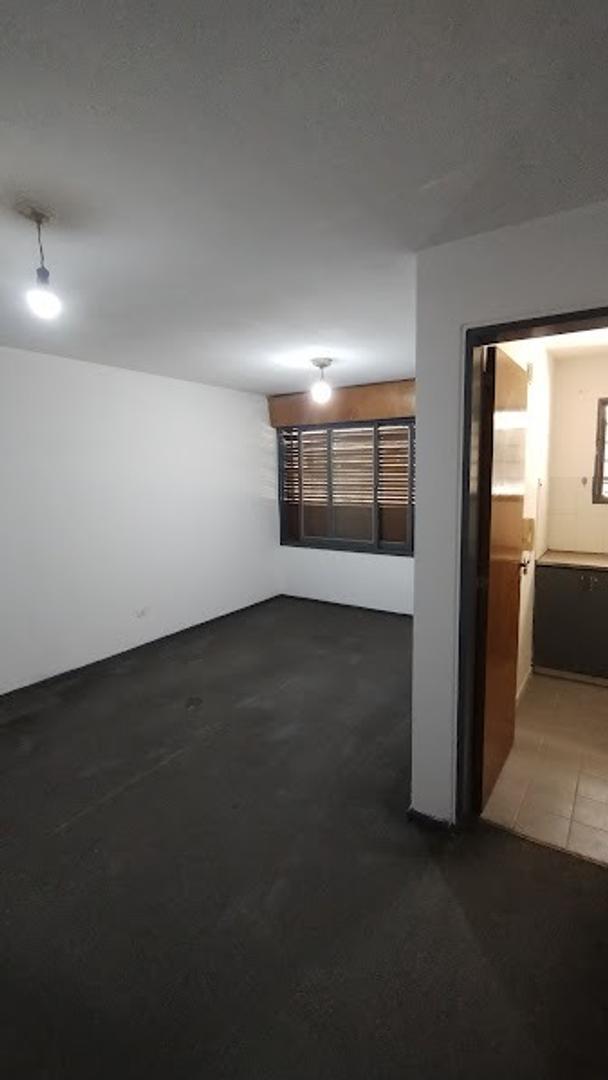 Dpto En Venta Montevideo 800, Piso PB