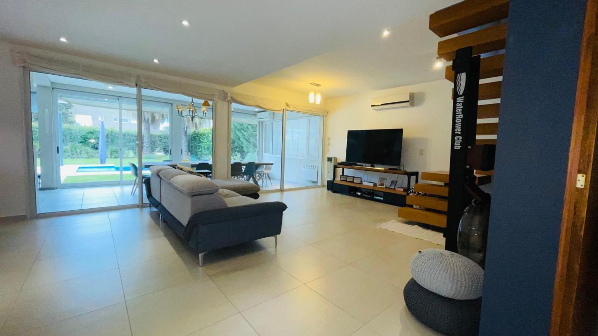 Casa 5 ambientes con 2 baños